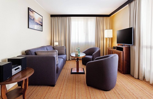 Saint - Martin - du - Touch Hotel | Courtyard by Marriott Toulouse Airport