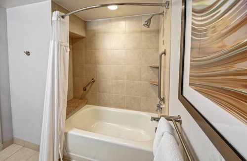 Central Newport News Hotel | Courtyard by Marriott Newport News Airport
