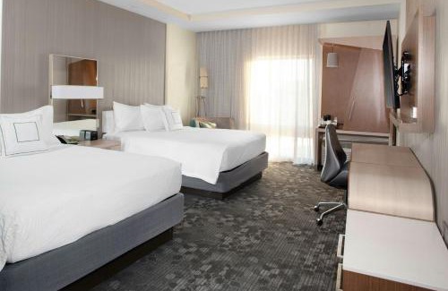 Town and Country Hotel | Courtyard by Marriott St. Louis West County