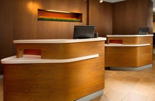 Waldorf Hotel | Courtyard by Marriott Waldorf