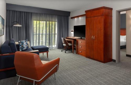 Grapeville Hotel | Courtyard Pittsburgh Greensburg