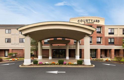 Wall Hotel | Courtyard Wall at Monmouth Shores Corporate Park