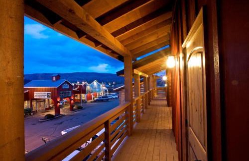 The Dalles Hotel | Cousin's Country Inn