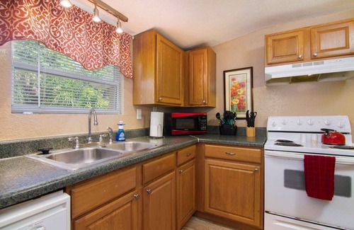 West Melbourne House | Cove · Central 3/2 Cottage · Minutes to Airport and Beach