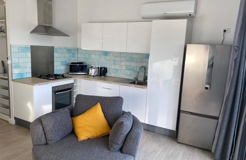 Hallett Cove Apartment | COVE STUDIO1- A perfect mix of comfort and convenience