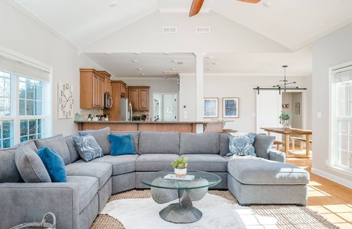 Troutman House | Coventry Cove Lakefront House