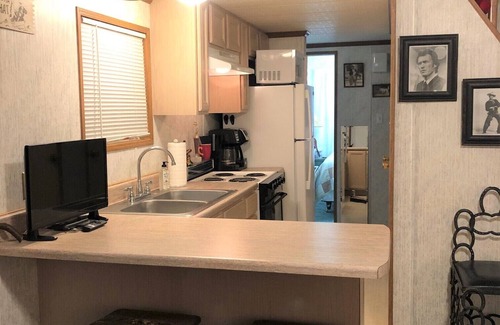 Pedernales Bend Cabin | COWBOY CABIN with Lake Views - perfect for a weekend getaway