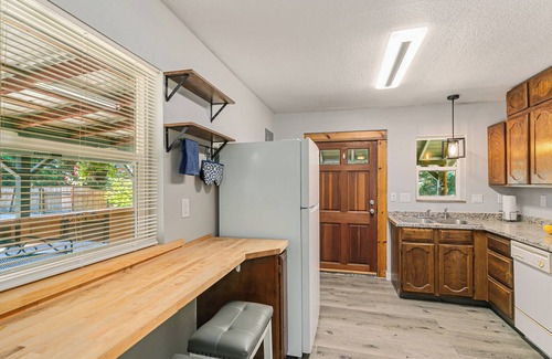 La Center Cottage | Cowpoke Cottage just 2 miles away from Ilani casino