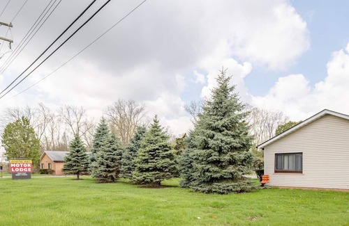 Riverview Apartment | Cozy and Stylish Downtown Detroit Flat | Sleeps 2 + WiFi
