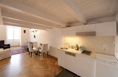 Brasov City Centre Apartment | Coziness & Style at Piata Sfatului
