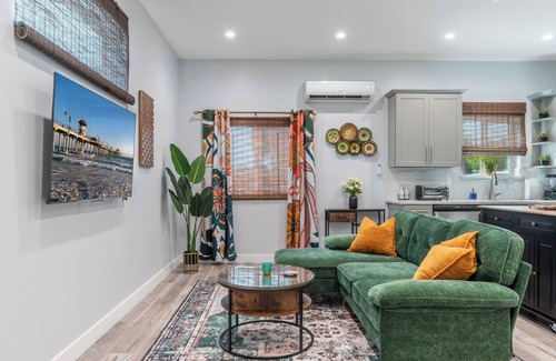 Arleta House | Cozy 1/1 Abode with a Private Outdoor Oasis + Fire Pit
