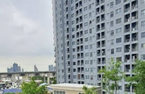Bangkok Yai Condo | Cozy 1-bedroom condo with AC and fitness room in charming Bangkok