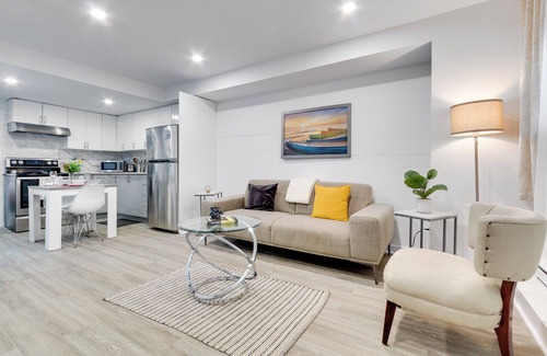 Ahuntsic-Cartierville Apartment | Cozy 1 Bdr apartment newly renovated, close to services, highways and transport.