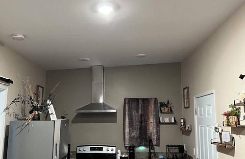 San Diego House | Cozy 1-bed, 1-bath, kitchenette Guest House in San Diego.