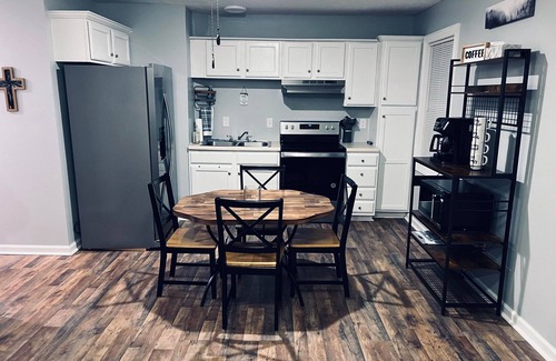 Lynchburg Apartment | Cozy 1 bedroom 1 bathroom apartment on the outskirts of Lynchburg VA!