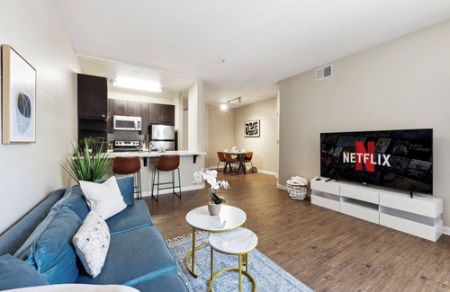 Marina del Rey Apartment | Cozy 1-bedroom apartment in fabulous Marina del Rey with pool, free parking