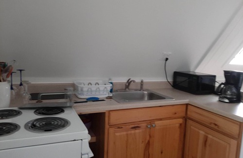 Damariscotta Apartment | Cozy 1-bedroom apartment in charming Damariscotta with AC, WiFi