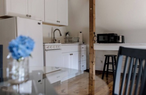 Gresham Apartment | Cozy 1-bedroom apartment with WiFi, AC in serene Gresham