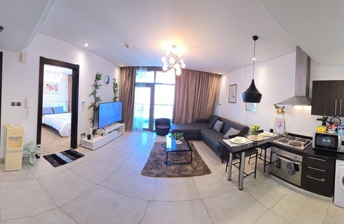 Al Hoora Apartment | Cozy 1-bedroom apartment in awesome Hoora with WiFi, A/C, Gym