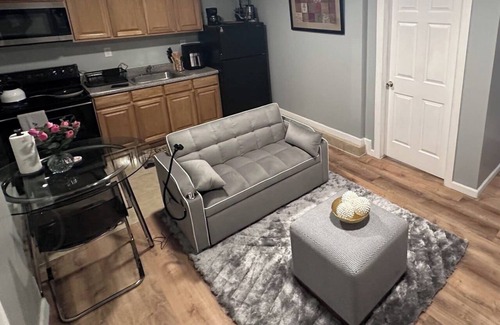 Newark Apartment | Cozy 1-bedroom apartment in enjoyable Newark with WiFi,