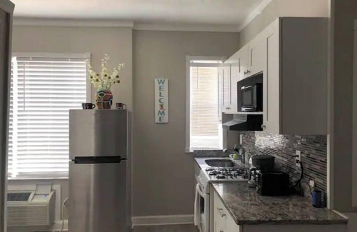 Mid Beach Condo | Cozy 1 bedroom beachside apartment in Miami Beach