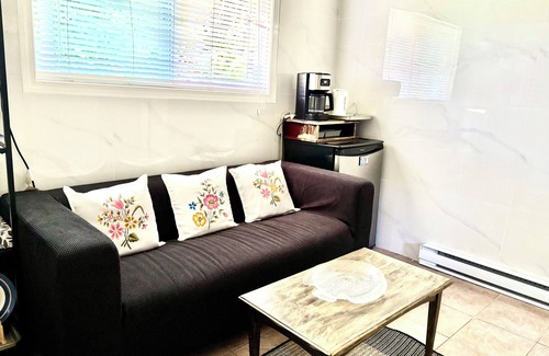 Steveston House | Cozy 1-bedroom