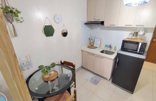 Pembo Condo | Cozy 1-bedroom condo Ridgewood Towers near BGC and Venice with WIFI- Grace Haven