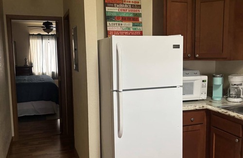 Oak Harbor Condo | Cozy 1-bedroom condo in wonderful Oak Harbor with AC, WiFi 30” boat dock