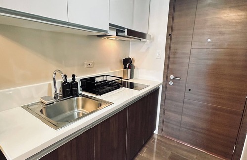 San Antonio Condo | Cozy 1-bedroom condo with WiFi, AC in charming Makati