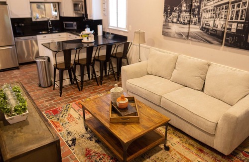 Harvey House | Cozy 1-bedroom guest suite in the safest subdivision! 15min from New Orleans
