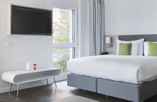 Nyon Hotel | Cozy 1-bedroom hotel with fitness room, WiFi in fabulous Nyon