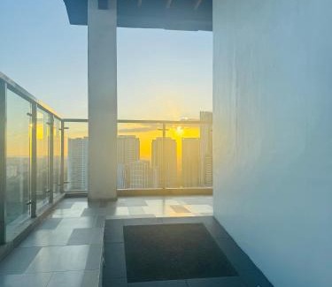 Bonifacio Global City Apartment | Cozy 1 Studio Room - The Residences BGC Taguig