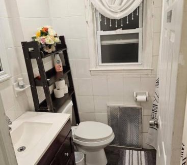 Elmont House | Cozy 111