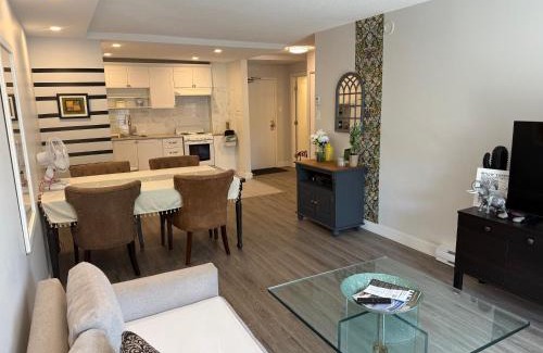 Cote-Des-Neiges—Notre-Dame-De-Grace Apartment | Cozy 1bdr Appartement Outremont