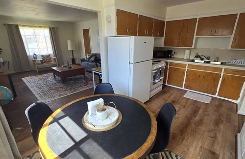 Ottawa Apartment | Cozy 1Bed/1Bath unit, Pets OK, Close to ProMedica, UT.