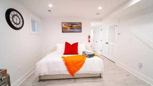 Park View House | Cozy 1BR 1BA Retreat - Private Basement in DC!