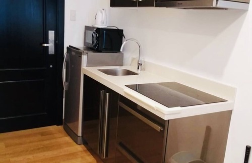 Downtown Condo | Cozy 1BR Condo Milano Residences by Versace Makati Parking Free Wifi NetFlix