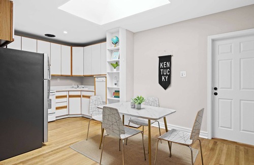 Cherokee Triangle Apartment | Cozy 1BR Near Downtown | King Bed + Full Kitchen!