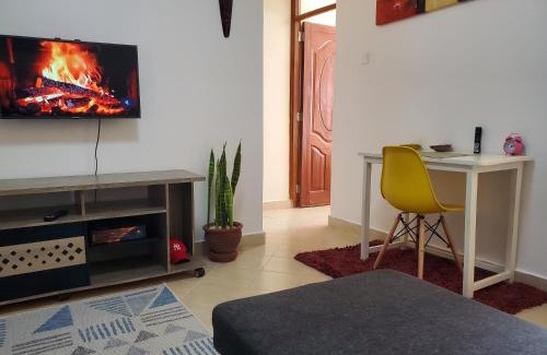 Nairobi Apartment | Cozy 1BR Retreat in Leafy Kitisuru, Near UN, Premier Shopping Malls & JKIA Expressway