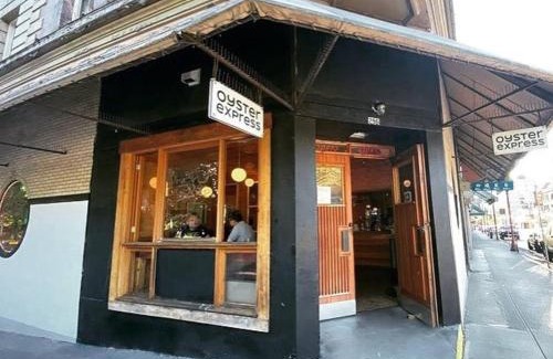 Chinatown Apartment | Cozy 1BR with AC, Chinatown, Rogers Arena, Seawall
