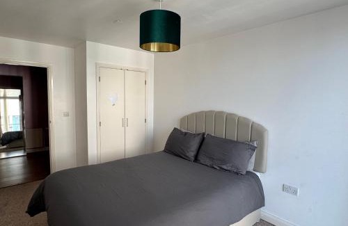 Stratford and New Town Apartment | Cozy 2 bed Flat 5min walk to Stratford Westfield