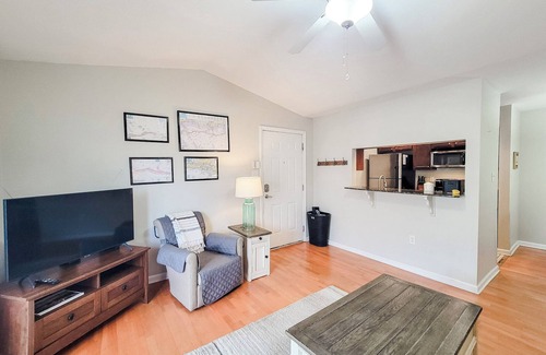 Gulf Park Estates Condo | Cozy 2 bedroom, 2 bathroom condo located at Harbor Landing!