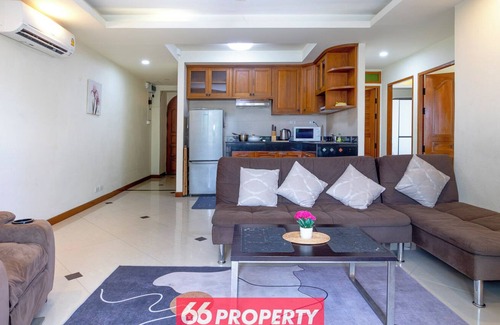 Wat Ket Apartment | Cozy 2-bedroom apartment with Balcony and Pool near Train Station