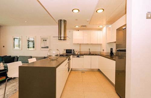 Al Raha Beach Apartment | Cozy 2-bedroom apartment in beautiful Abu Dhabi with fitness room, WiFi
