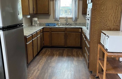 Abbeville Apartment | Cozy 2-bedroom apartment in welcoming Abbeville with AC, WiFi