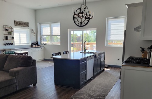 Lighthouse Cove Apartment | Cozy 2 bedroom apartment overlooking a beautiful, newly rebuilt marina.