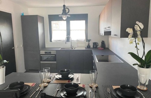 Heilig Kerst Apartment | Cozy 2-bedroom apartment in charming Gent with fitness area, + Fiber WiFi