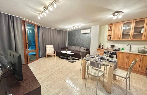 Odesos Apartment | Cozy 2-bedroom apartment in the center nof Varna
