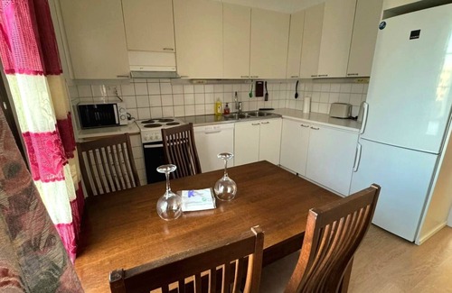 Espoo Apartment | Cozy 2 Bedroom Apartment in Central Espoo, Close to Matinkylä Metro Station