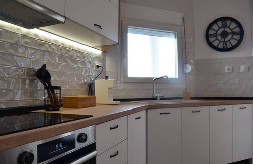 Perea Apartment | Cozy 2-bedroom apartment with WiFi, AC in wonderful Perea